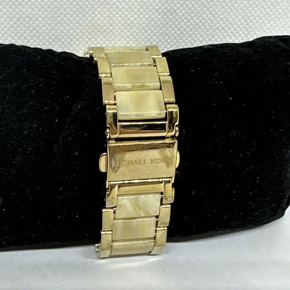 Michael Kors MK5632 Women's Gold Tone Analog Dial Quartz Wrist Watch NUL50